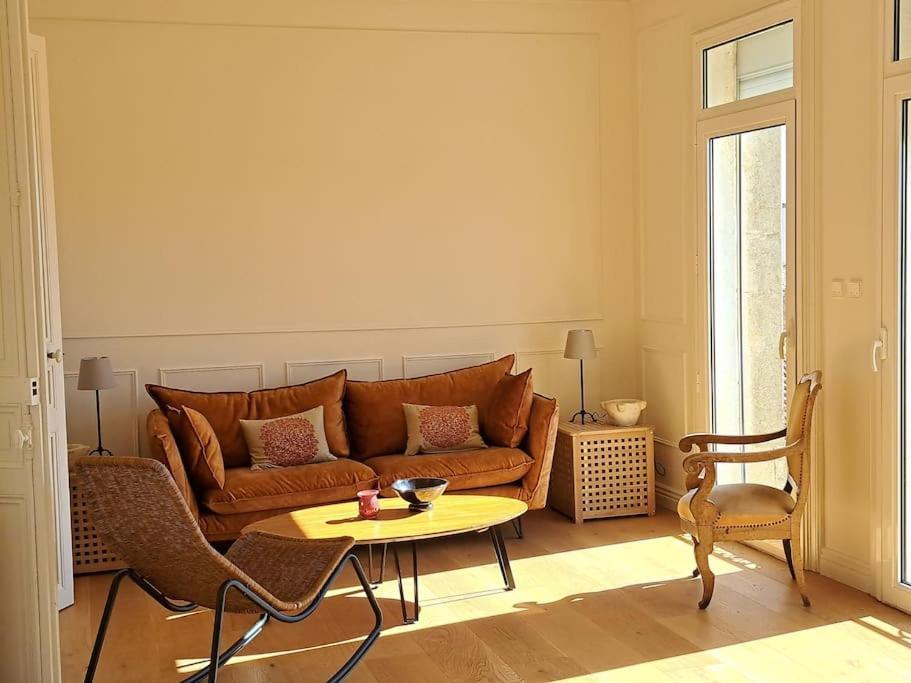 Le Champ Des Hors Villa Vailhauques Екстериор снимка