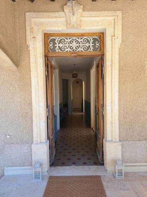 Le Champ Des Hors Villa Vailhauques Екстериор снимка